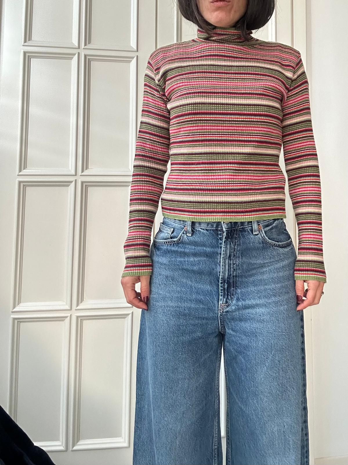 Pullover righe collo alto