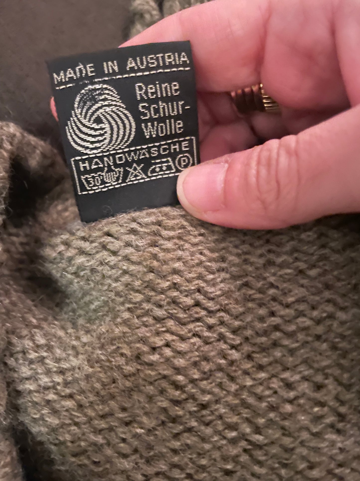 AUSTRIAN PURE WOOL CARDIGAN