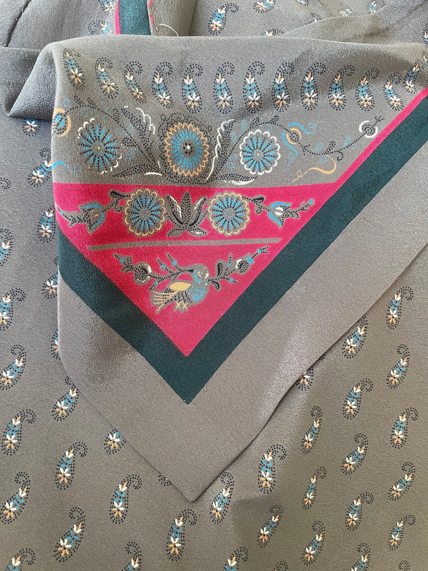 Blusa in seta bandana