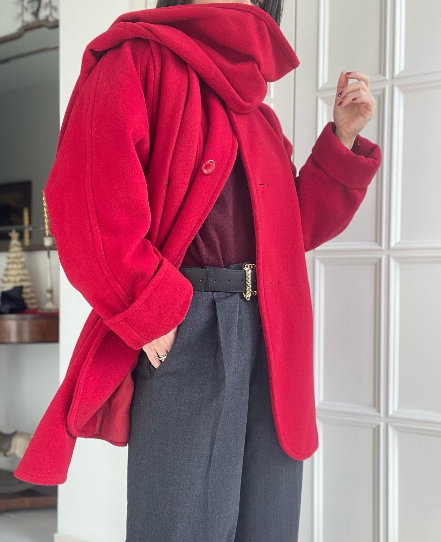 CAPPOTTO ROSSO CON SCIARPA