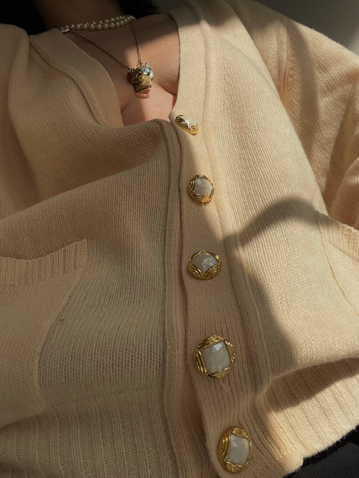 PURE WOOL CREAM CARDIGAN