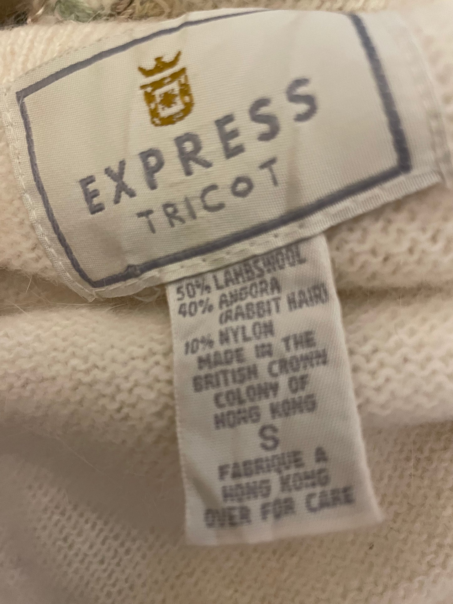 LAMBSWOOL AND ANGORA WHITE PULL