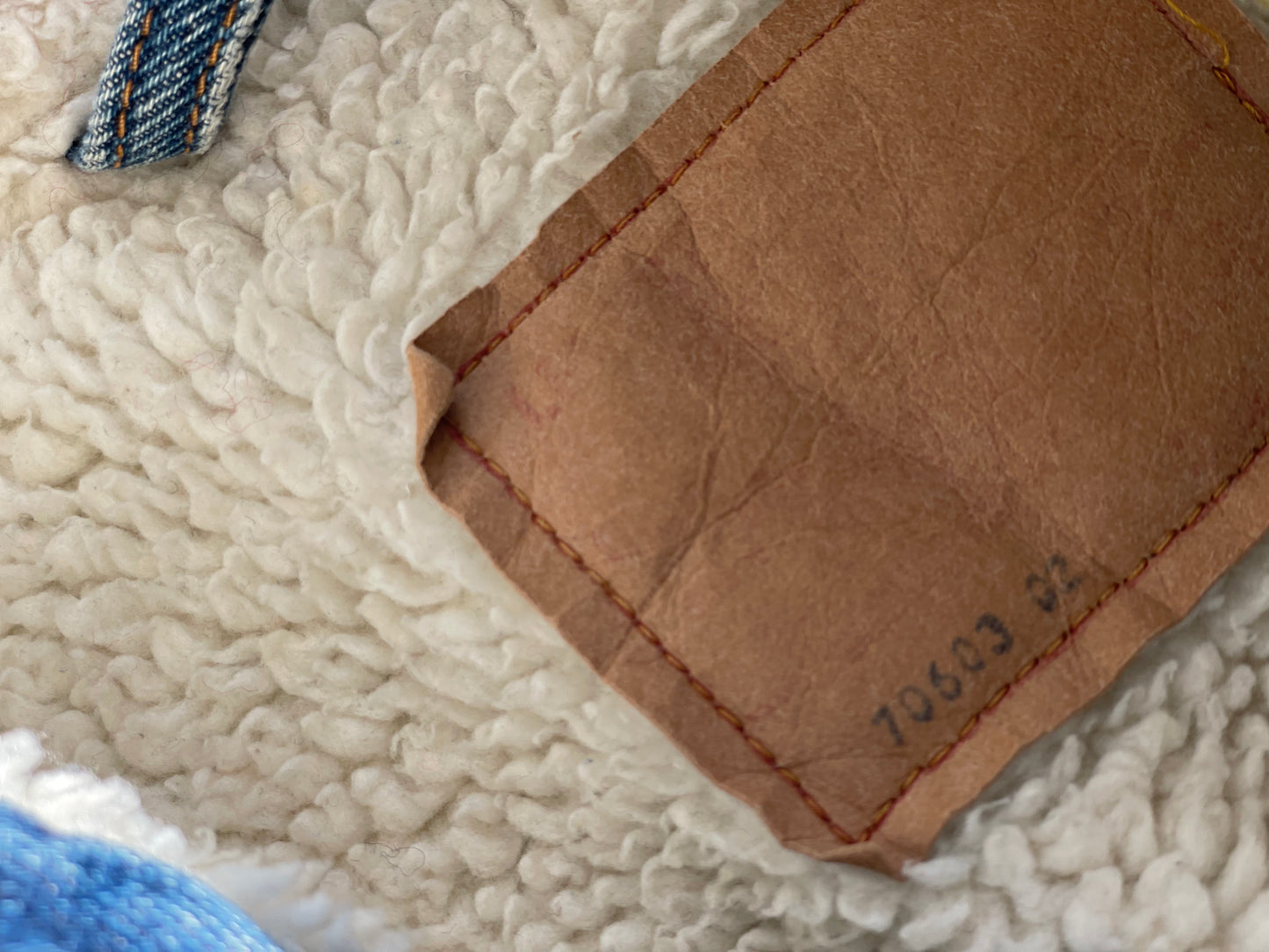 THE MUST HAVE LEVI'S SHERPA DENIM JACKET