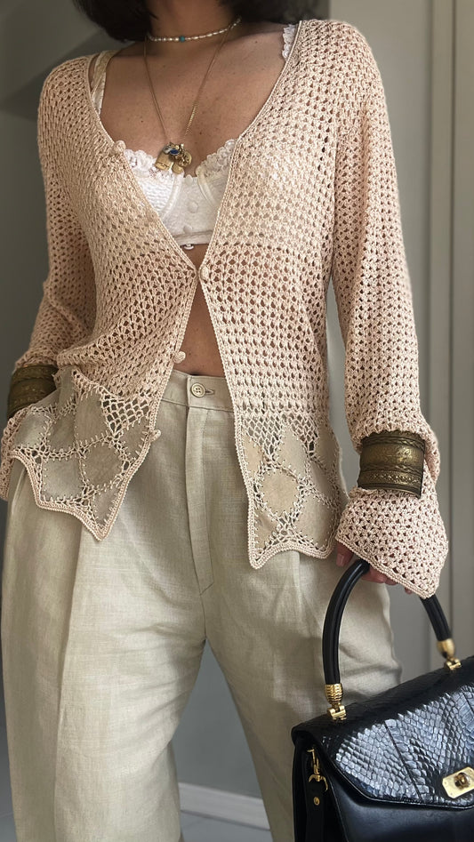 Cardigan in crochet