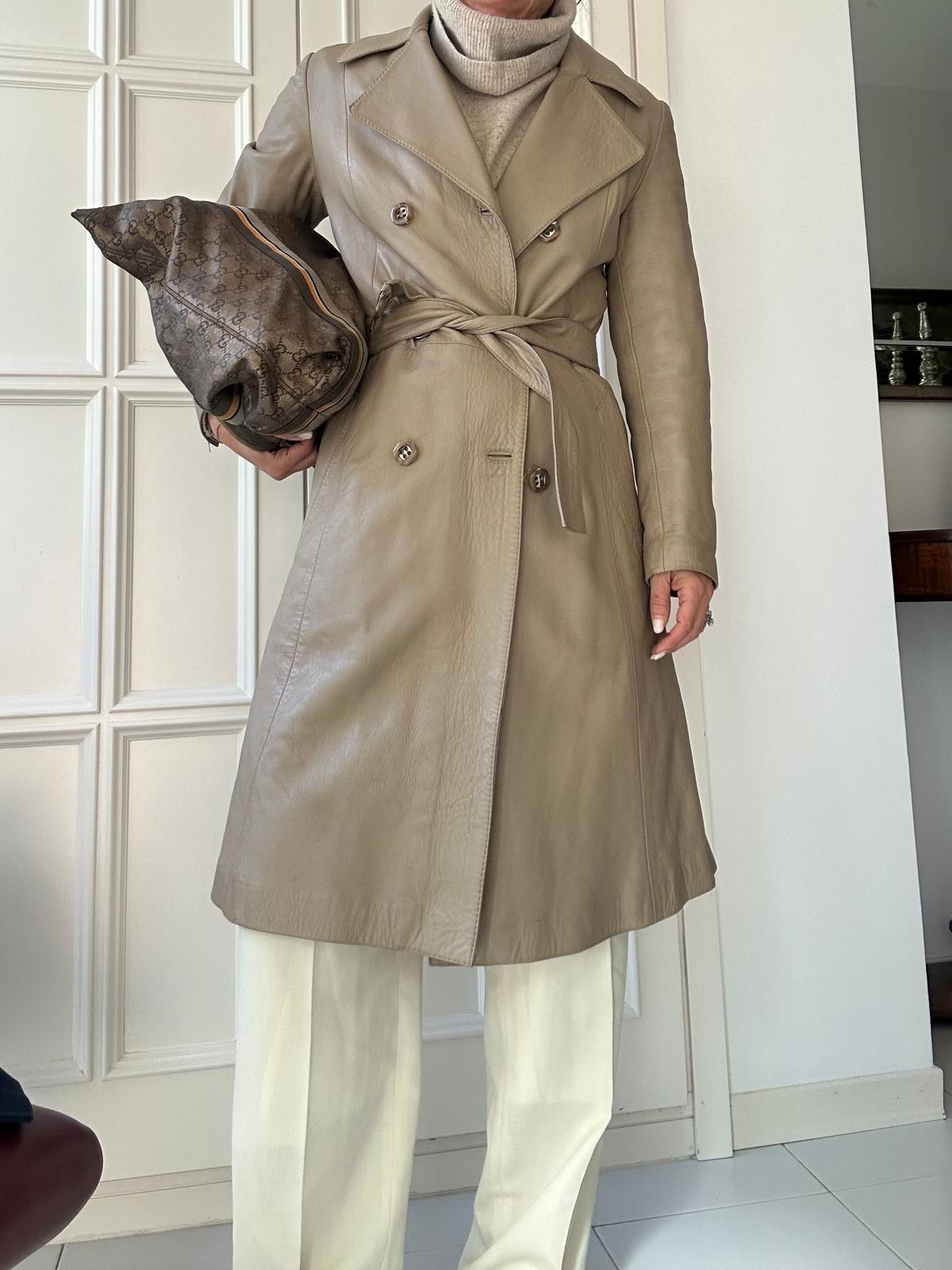 Trench pelle sabbia